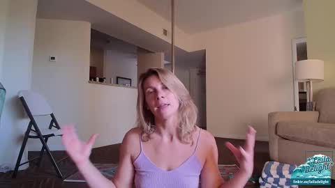 Snapshot of goddesslailadelight chatting on 12/21/25, 05:20 Laila Delight Goddess of Light online show from 12/21/25, 05:20