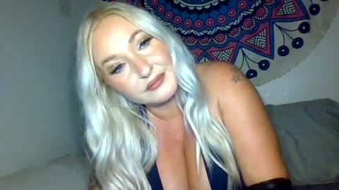 Snapshot of goddessmarilynblue chatting on 06/28/26, 05:13 goddessmarilynblue online show from 06/28/26, 05:13