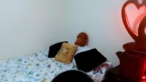  Naih Reyes online show from 12/16/24, 01:42