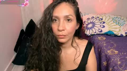 Snapshot of goddessnahi chatting on 06/05/26, 06:52 Naih Reyes online show from 06/05/26, 06:52