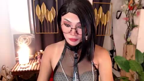 Snapshot of goddessquinnie chatting on 12/07/24, 04:53 quinnie online show from 12/07/24, 04:53