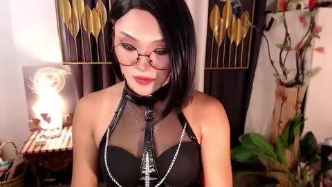 Snapshot of goddessquinnie chatting on 12/08/24, 04:57 quinnie online show from 12/08/24, 04:57