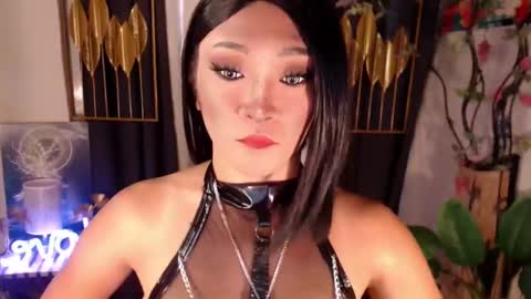 Snapshot of goddessquinnie chatting on 12/12/24, 04:59 quinnie online show from 12/12/24, 04:59
