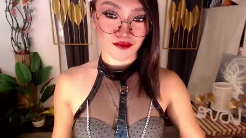 Snapshot of goddessquinnie chatting on 02/07/25, 12:42 quinnie online show from 02/07/25, 12:42