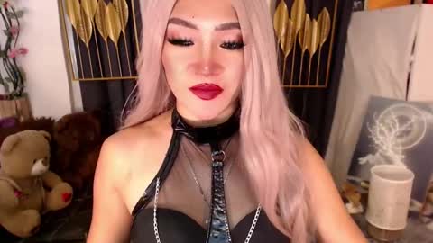 Snapshot of goddessquinnie chatting on 03/07/25, 12:48 quinnie online show from 03/07/25, 12:48