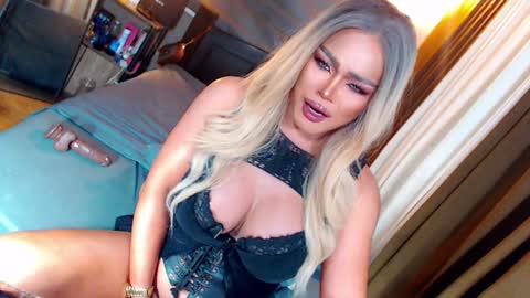 Snapshot of goddesss_hera chatting on 09/10/25, 05:18 Miss Anna online show from 09/10/25, 05:18