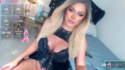 Snapshot of goddesss_hera chatting on 11/26/25, 08:26 Miss Anna online show from 11/26/25, 08:26