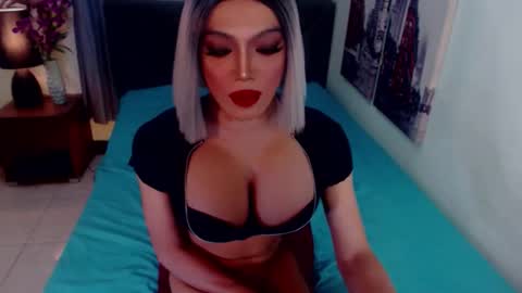 Lucy Pearl online show from 02/03/26, 06:22