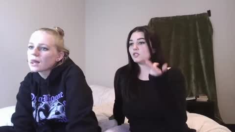 Snapshot of goddessshadowraven chatting on 12/07/24, 04:25 Goddess Raven online show from 12/07/24, 04:25