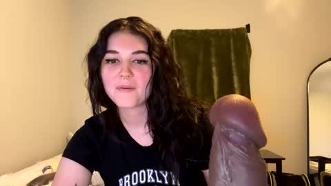 Snapshot of goddessshadowraven chatting on 12/13/24, 10:13 Goddess Raven online show from 12/13/24, 10:13