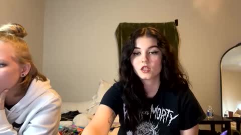 Snapshot of goddessshadowraven chatting on 12/15/24, 12:29 Goddess Raven online show from 12/15/24, 12:29