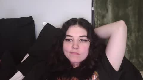 Snapshot of goddessshadowraven chatting on 12/17/24, 02:44 Goddess Raven online show from 12/17/24, 02:44