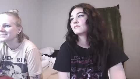 Snapshot of goddessshadowraven chatting on 12/19/24, 02:13 Goddess Raven online show from 12/19/24, 02:13