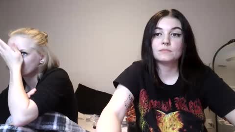 Snapshot of goddessshadowraven chatting on 01/05/25, 01:45 Goddess Raven online show from 01/05/25, 01:45