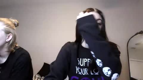 Snapshot of goddessshadowraven chatting on 01/06/25, 02:15 Goddess Raven online show from 01/06/25, 02:15