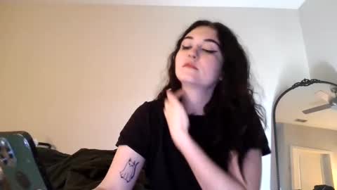 Snapshot of goddessshadowraven chatting on 01/09/25, 02:07 Goddess Raven online show from 01/09/25, 02:07