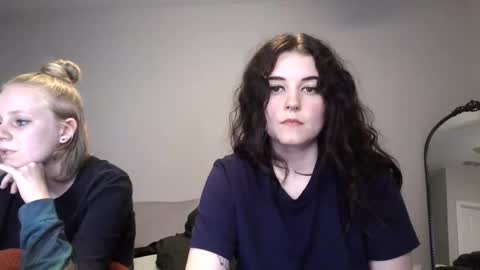 Snapshot of goddessshadowraven chatting on 01/11/25, 12:33 Goddess Raven online show from 01/11/25, 12:33