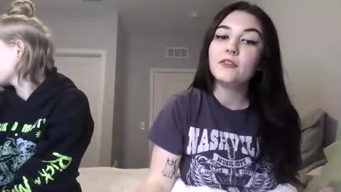 Snapshot of goddessshadowraven chatting on 01/18/25, 02:58 Goddess Raven online show from 01/18/25, 02:58