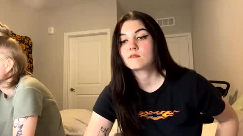 Snapshot of goddessshadowraven chatting on 01/20/25, 12:36 Goddess Raven online show from 01/20/25, 12:36