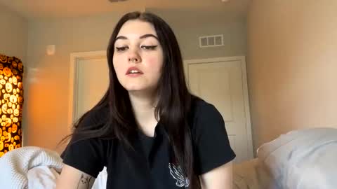 Snapshot of goddessshadowraven chatting on 01/24/25, 04:28 Goddess Raven online show from 01/24/25, 04:28