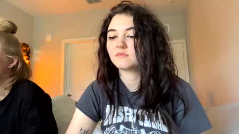 Snapshot of goddessshadowraven chatting on 01/27/25, 04:33 Goddess Raven online show from 01/27/25, 04:33