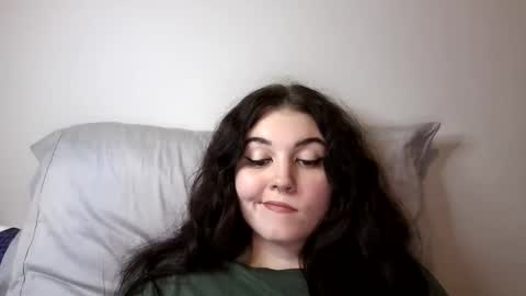 Snapshot of goddessshadowraven chatting on 01/31/25, 01:01 Goddess Raven online show from 01/31/25, 01:01