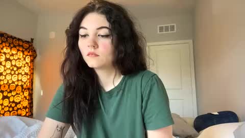 Snapshot of goddessshadowraven chatting on 01/31/25, 03:55 Goddess Raven online show from 01/31/25, 03:55