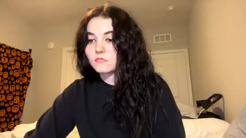 Snapshot of goddessshadowraven chatting on 02/06/25, 01:16 Goddess Raven online show from 02/06/25, 01:16