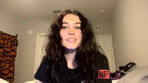 Snapshot of goddessshadowraven chatting on 02/07/25, 12:20 Goddess Raven online show from 02/07/25, 12:20