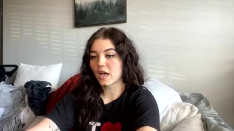 Snapshot of goddessshadowraven chatting on 02/08/25, 04:36 Goddess Raven online show from 02/08/25, 04:36