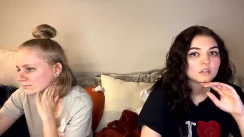 Snapshot of goddessshadowraven chatting on 02/09/25, 12:49 Goddess Raven online show from 02/09/25, 12:49