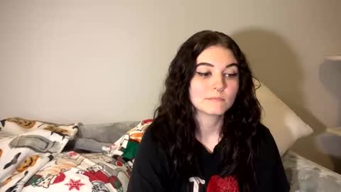 Snapshot of goddessshadowraven chatting on 02/10/25, 02:08 Goddess Raven online show from 02/10/25, 02:08