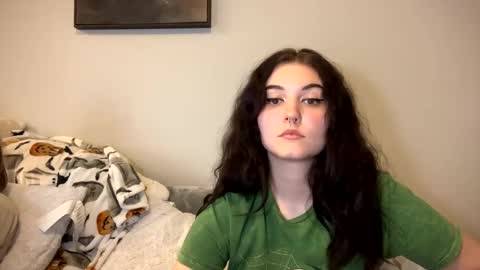 Snapshot of goddessshadowraven chatting on 02/13/25, 01:08 Goddess Raven online show from 02/13/25, 01:08