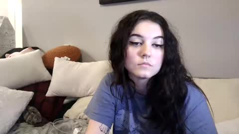 Snapshot of goddessshadowraven chatting on 02/22/25, 02:17 Goddess Raven online show from 02/22/25, 02:17