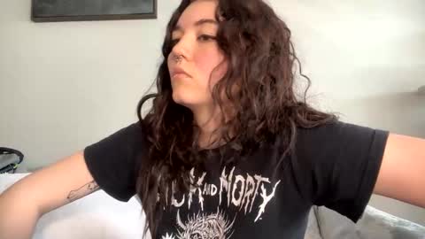 Snapshot of goddessshadowraven chatting on 03/01/25, 04:00 Goddess Raven online show from 03/01/25, 04:00