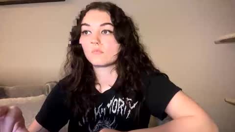 Snapshot of goddessshadowraven chatting on 03/02/25, 01:15 Goddess Raven online show from 03/02/25, 01:15