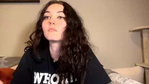 Snapshot of goddessshadowraven chatting on 03/06/25, 02:09 Goddess Raven online show from 03/06/25, 02:09