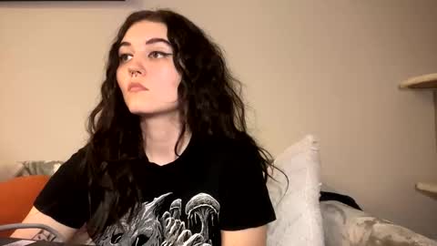 Snapshot of goddessshadowraven chatting on 03/09/25, 02:39 Goddess Raven online show from 03/09/25, 02:39