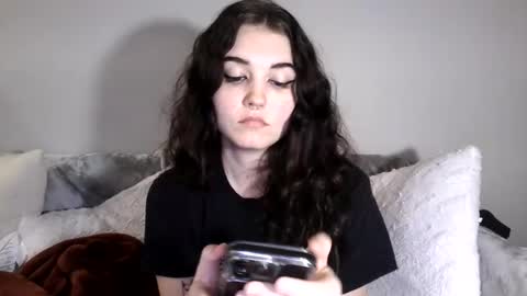 Snapshot of goddessshadowraven chatting on 03/10/25, 01:45 Goddess Raven online show from 03/10/25, 01:45