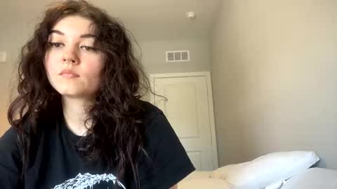 Snapshot of goddessshadowraven chatting on 03/12/25, 03:18 Goddess Raven online show from 03/12/25, 03:18