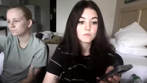 Snapshot of goddessshadowraven chatting on 09/12/25, 04:18 Goddess Raven online show from 09/12/25, 04:18