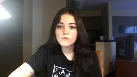 Snapshot of goddessshadowraven chatting on 09/17/25, 06:53 Goddess Raven online show from 09/17/25, 06:53