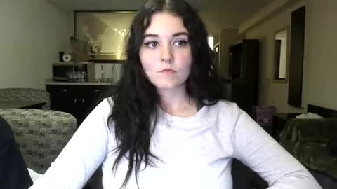 Snapshot of goddessshadowraven chatting on 09/24/25, 05:11 Goddess Raven online show from 09/24/25, 05:11