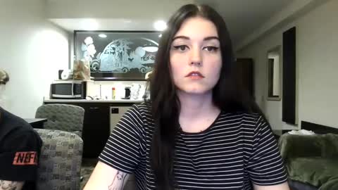 Snapshot of goddessshadowraven chatting on 09/26/25, 04:27 Goddess Raven online show from 09/26/25, 04:27