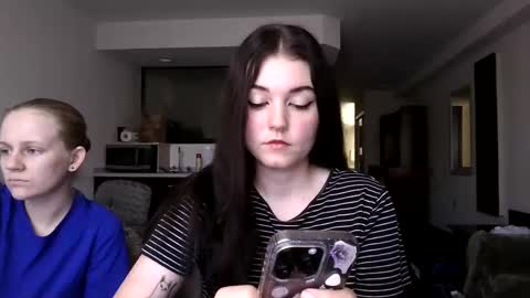 Snapshot of goddessshadowraven chatting on 09/26/25, 04:44 Goddess Raven online show from 09/26/25, 04:44