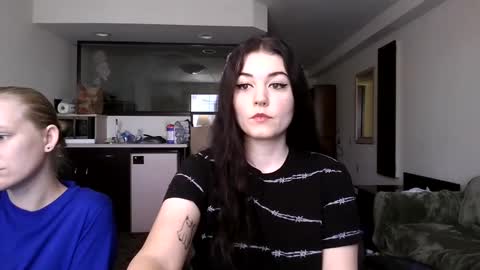 Snapshot of goddessshadowraven chatting on 09/27/25, 04:56 Goddess Raven online show from 09/27/25, 04:56