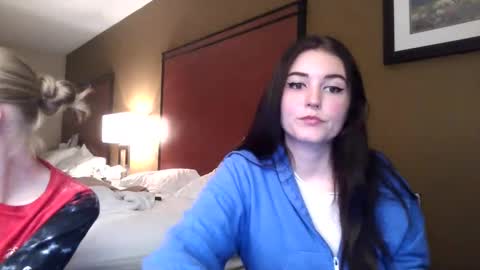 Snapshot of goddessshadowraven chatting on 10/06/25, 04:43 Goddess Raven online show from 10/06/25, 04:43