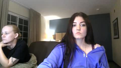 Snapshot of goddessshadowraven chatting on 10/17/25, 12:47 Goddess Raven online show from 10/17/25, 12:47