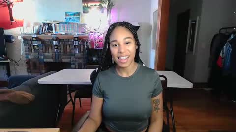 Snapshot of goddesstinaruiz chatting on 01/13/25, 04:41 Goddess Tina 3 online show from 01/13/25, 04:41