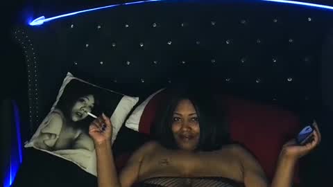 Snapshot of goddessyvette007 chatting on 02/21/25, 08:07 GoddessYvette007 online show from 02/21/25, 08:07